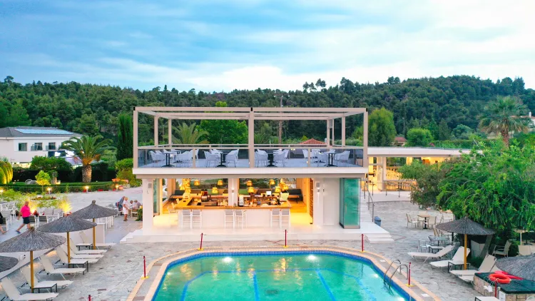 CHROUSSO VILLAGE HOTEL Bars