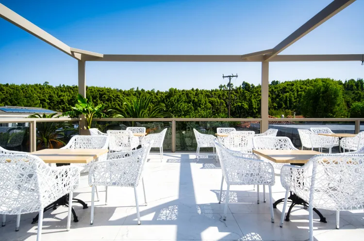 CHROUSSO VILLAGE HOTEL Bars