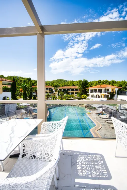 CHROUSSO VILLAGE HOTEL Bars