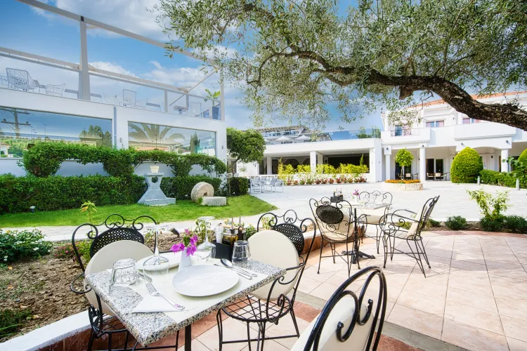 CHROUSSO VILLAGE HOTEL Restaurants