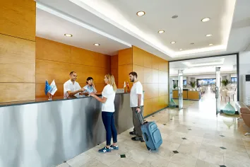 CINAR HOTEL Lobby