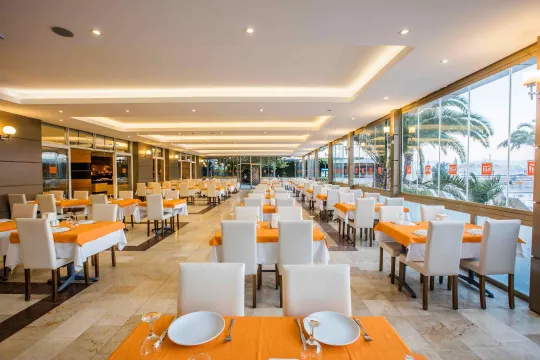 CITYS HILL HOTEL Restaurants