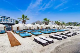 CLASS UNIQUE BEACH Pools & Beach