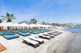 CLASS UNIQUE BEACH Pools & Beach