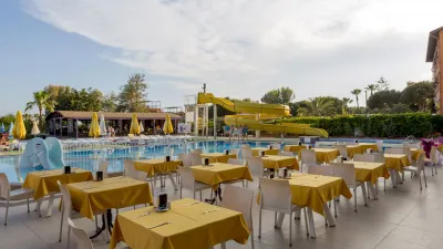 CLOVER MAGIC PARK BEACH Restaurants