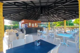 CLOVER MAGIC PARK BEACH Bars