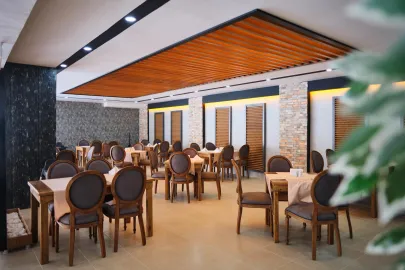 CLOVER MAGIC PARK SIDE HOTEL Restaurants