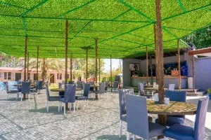 CLUB APERION BEACH HOTEL Restaurants