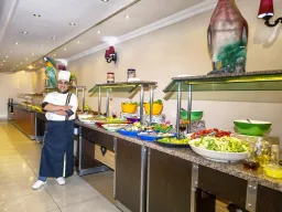 CLUB BAYAR BEACH HOTEL Restaurants