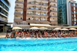 CLUB BAYAR BEACH HOTEL Pools & Beach