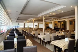 CLUB BAYAR BEACH HOTEL Restaurants