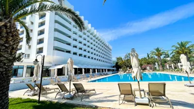 CLUB BEYY RESORT HOTEL Pools & Beach