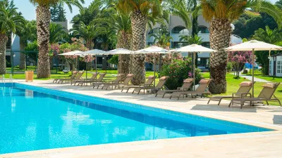 CLUB BEYY RESORT HOTEL Pools & Beach