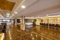 CLUB HOTEL BELPINAR Lobby