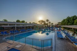 CLUB HOTEL BELPINAR Pools & Beach