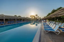 CLUB HOTEL BELPINAR Pools & Beach