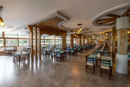 CLUB HOTEL BELPINAR Restaurants