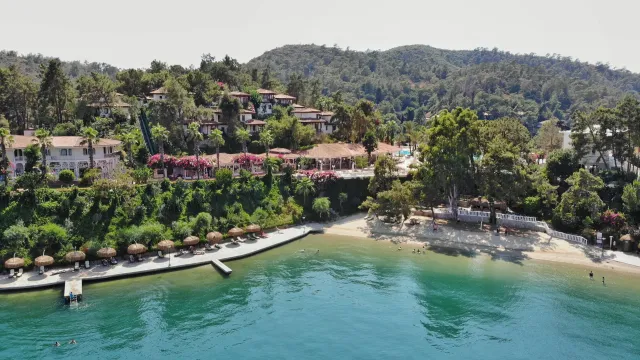 CLUB HOTEL LETOONIA Pools & Beach