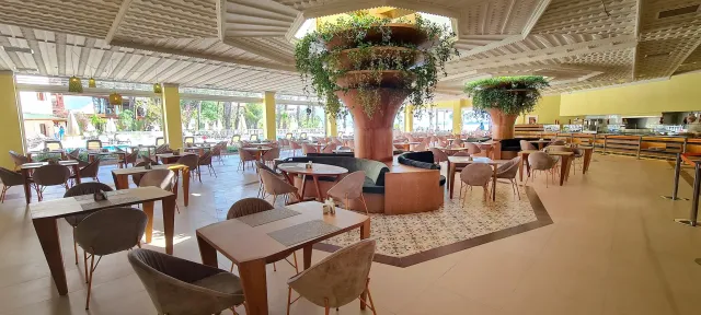 CLUB HOTEL LETOONIA Restaurants