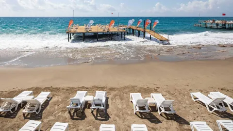 CLUB HOTEL MIRABELL Pools & Beach