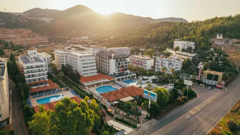 CLUB HOTEL MIRABELL