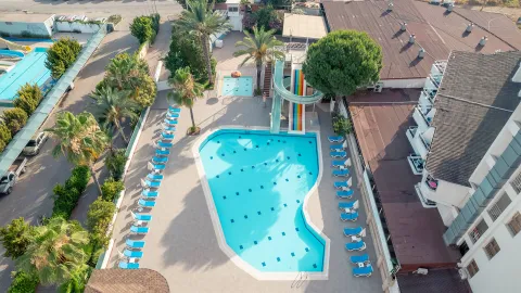 CLUB HOTEL MIRABELL Pools & Beach