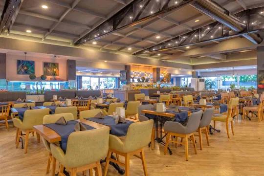 CLUB HOTEL SUNBEL Restaurants
