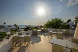 CLUB HOTEL TITAN Restaurants