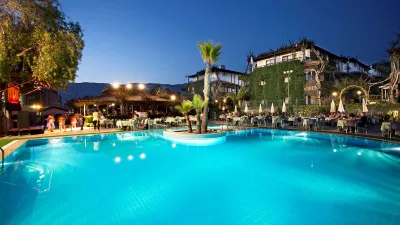 CLUB HOTEL TITAN Pools & Beach
