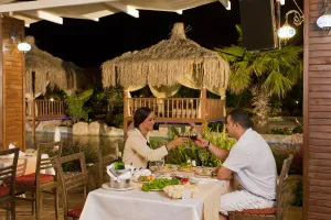 CLUB MERMAID Restaurants