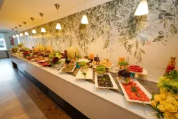 CLUB MUNAMAR BEACH RESORT Restaurants