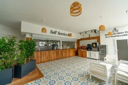 CLUB MUNAMAR BEACH RESORT Restaurants