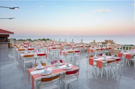 CLUB PARADISO HOTEL Restaurants