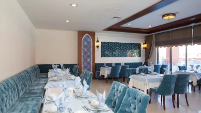 CLUB SIDE COAST HOTEL Restaurants