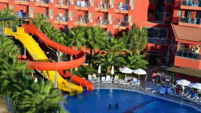 CLUB SIDE COAST HOTEL Activities