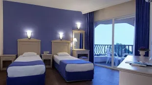 CLUB TURTAS BEACH HOTEL Rooms