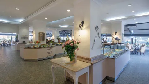 CLUB TURTAS BEACH HOTEL Restaurants