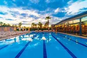CLUB WASA HOLIDAY VILLAGE ( ex.Larissa Holiday Beach Alanya) Pools & Beach