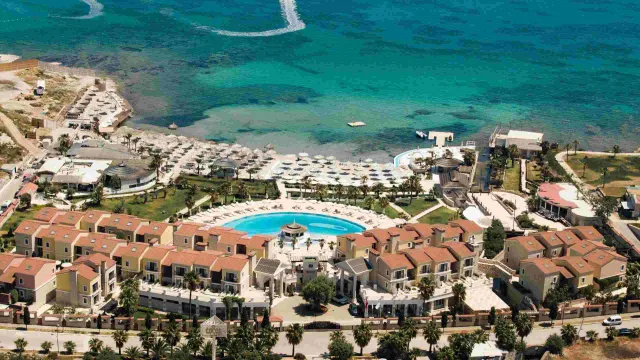 COCOS THE CLUB SOLTO General Images