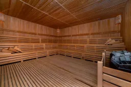 COMMODORE ELITE SUITE-SPA ADULT ONLY 18+ Spa