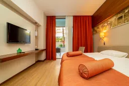 COMMODORE ELITE SUITE-SPA ADULT ONLY 18+ Rooms