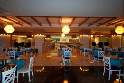 COMMODORE ELITE SUITE-SPA ADULT ONLY 18+ Restaurants