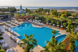 COMMODORE ELITE SUITE-SPA ADULT ONLY 18+ Pools & Beach
