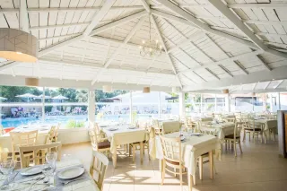 CORAL BLUE BEACH HOTEL Restaurants