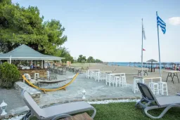 CORAL BLUE BEACH HOTEL Bars