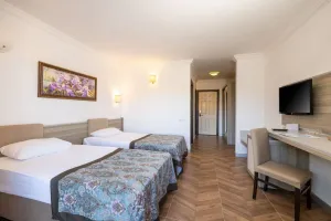 CRYSTAL AURA AQUA COLLECTION Rooms