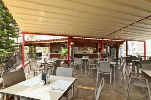 CRYSTAL AURA AQUA COLLECTION Restaurants