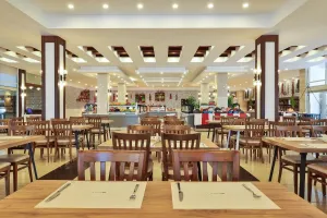 CRYSTAL AURA AQUA COLLECTION Restaurants