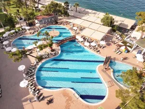 CRYSTAL AURA AQUA COLLECTION Pools & Beach
