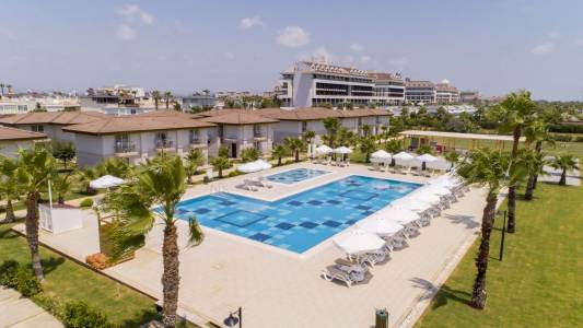CRYSTAL BOUTIQUE COMFORT COLLECTION Pools & Beach